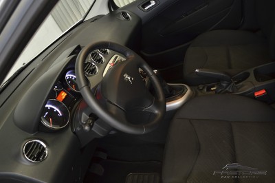 Peugeot 308 Active - 2014 (4).JPG