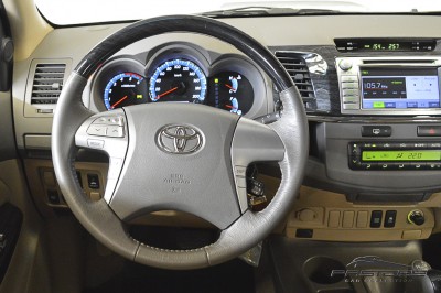 Toyota Hilux SW4 SRV - 2013 (16).JPG